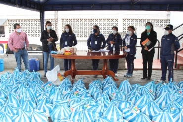 Prefectura del Carchi dona 100 raciones alimenticias para jóvenes deportistas de la provincia