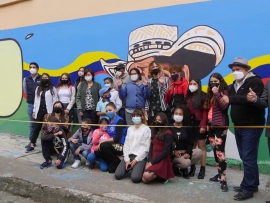 Niños y Jóvenes de la comunidad migrante y del Ecuador presentan mural de las nacionalidades