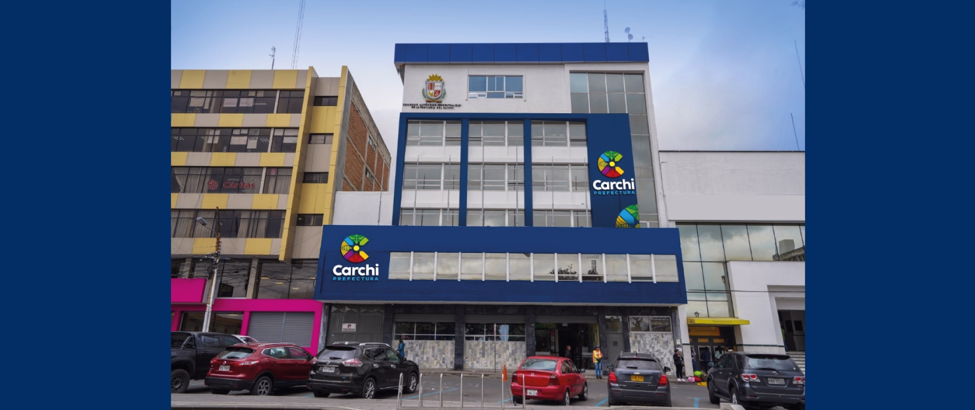 Contáctanos - Edificio de la Prefectura del Carchi ubicado en la ciudad de Tulcán calle 10 de Agosto entre Sucre y Olmedo